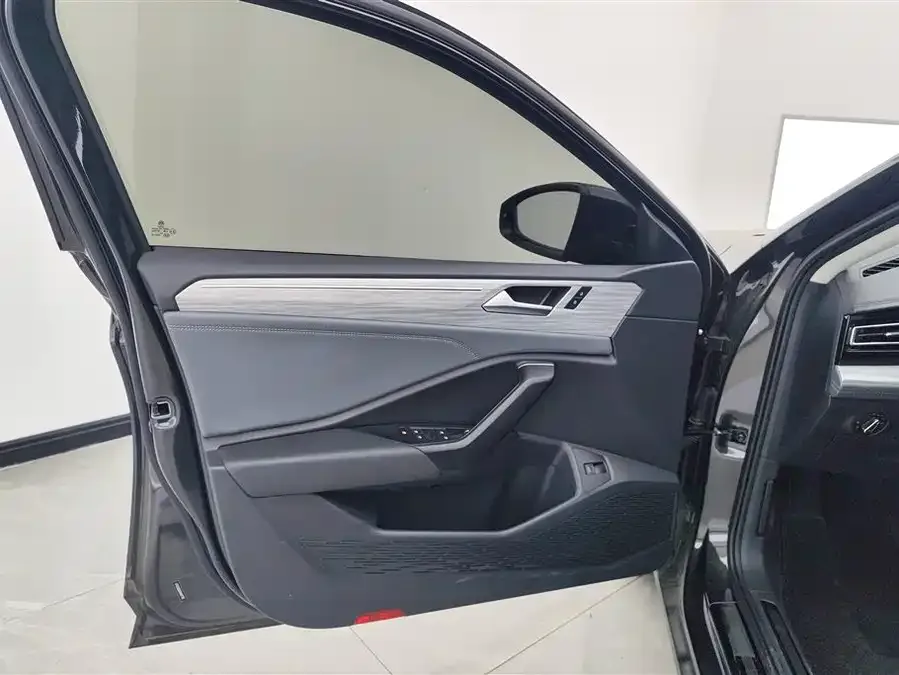 Volkswagen Sagitar 2025 Sagitar 300TSI DSG Beyond Edition 2024 — миниатюра 4
