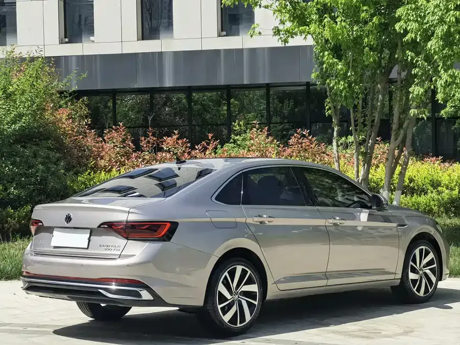 Volkswagen Sagitar 2023 Sagitar 300TSI DSG Excellence Edition 2023 — миниатюра 2