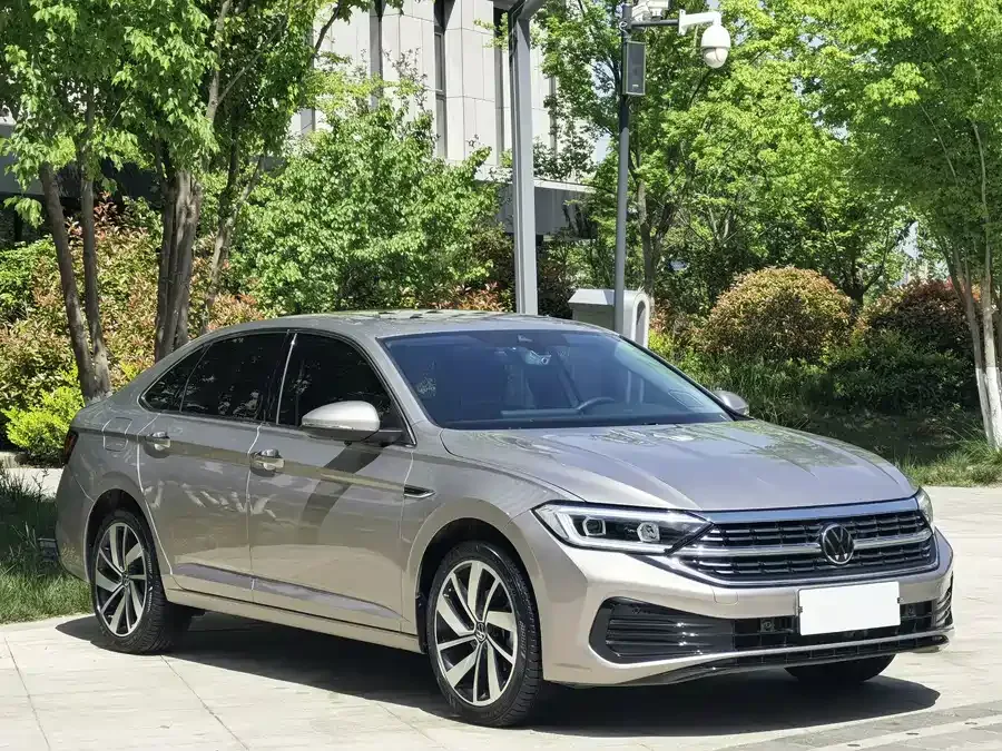 Volkswagen Sagitar 2023 Sagitar 300TSI DSG Excellence Edition 2023 — миниатюра 3