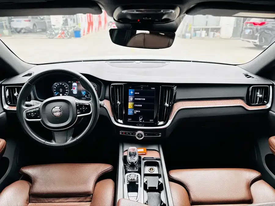 Volvo S60 2022 B4 Zhiyuan Luxury Edition 2022 — миниатюра 2