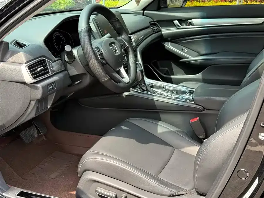 Honda Accord Accord 2022 260TURBO Deluxe Edition 2023 — миниатюра 2