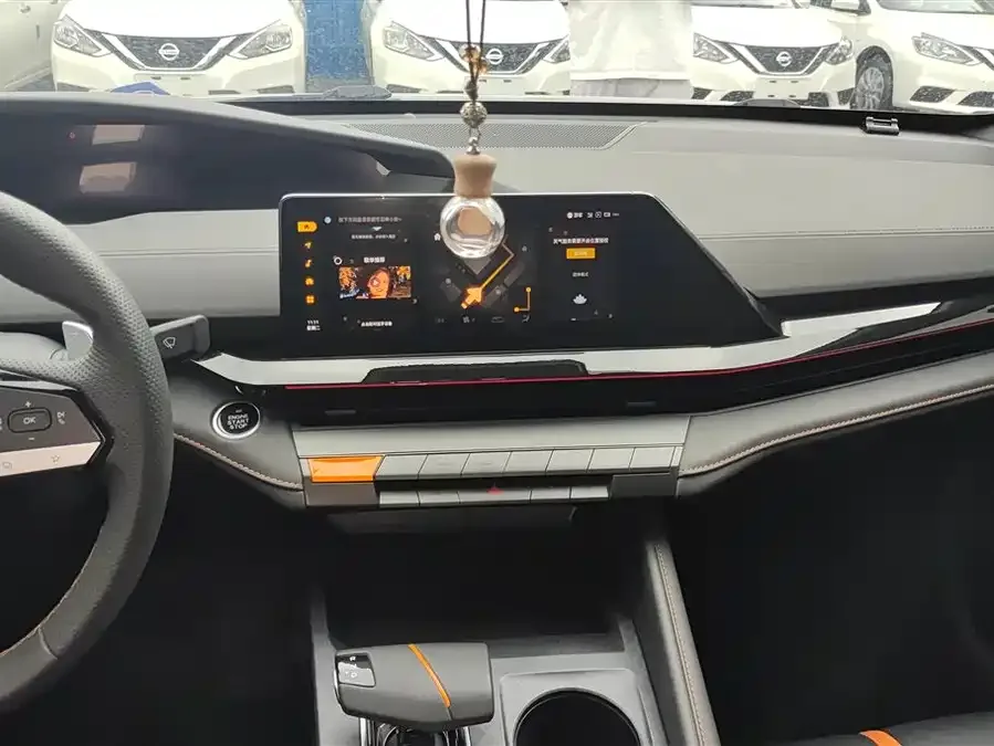 Changan UNI-V Changan UNI-V 2024 1.5T premium model 2024 — миниатюра 4