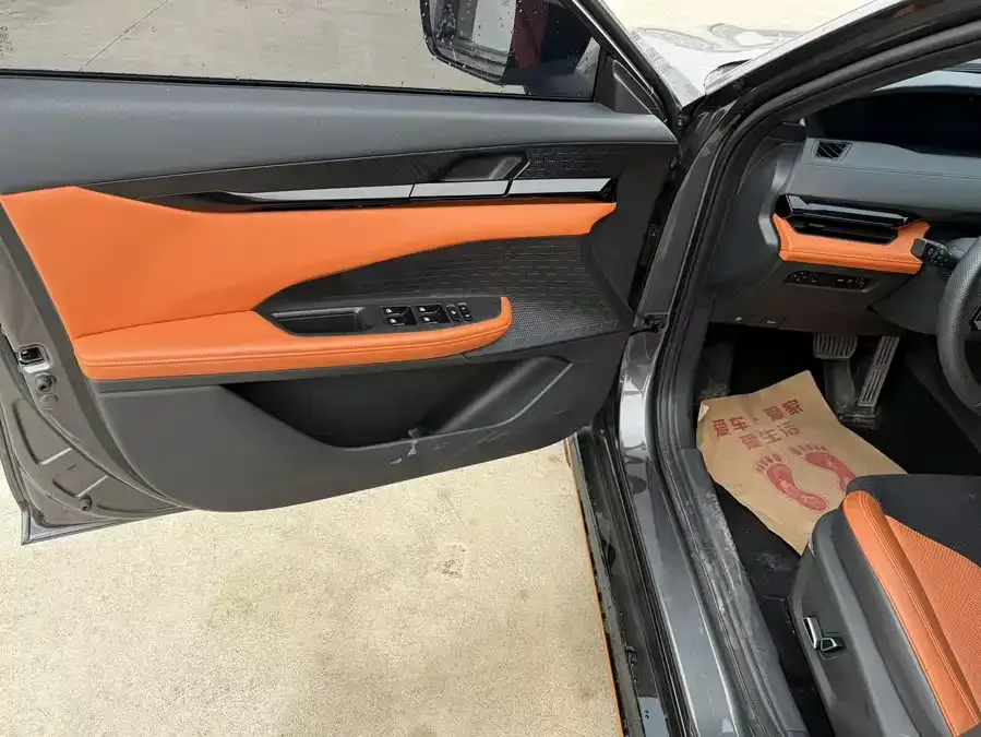 Changan UNI-V Changan UNI-V 2023 1.5T Sports Edition 2023 — миниатюра 2