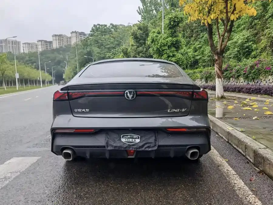 Changan UNI-V Changan UNI-V 2023 1.5T Premium Edition 2023 — миниатюра 2