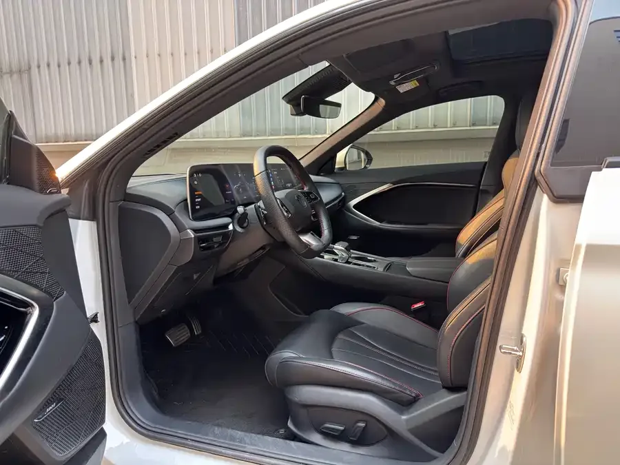 MG 7 MG7 2023 2.0T Automatic Beauty Hunter Premium Edition 2023 — миниатюра 2