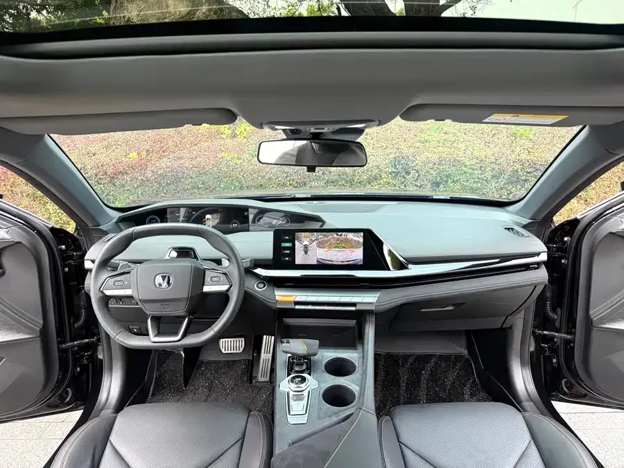 Changan UNI-V Changan UNI-V 2022 1.5T Sports Edition 2023 — миниатюра 3