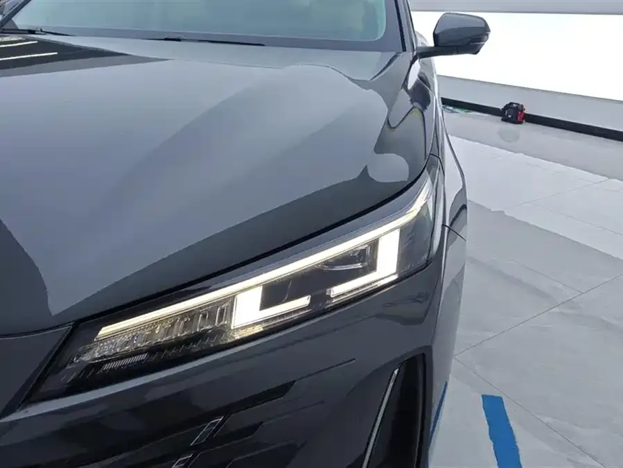 Changan Yidong 2024 Eado 1.5T GDI Automatic Flagship Model 2024 — миниатюра 2