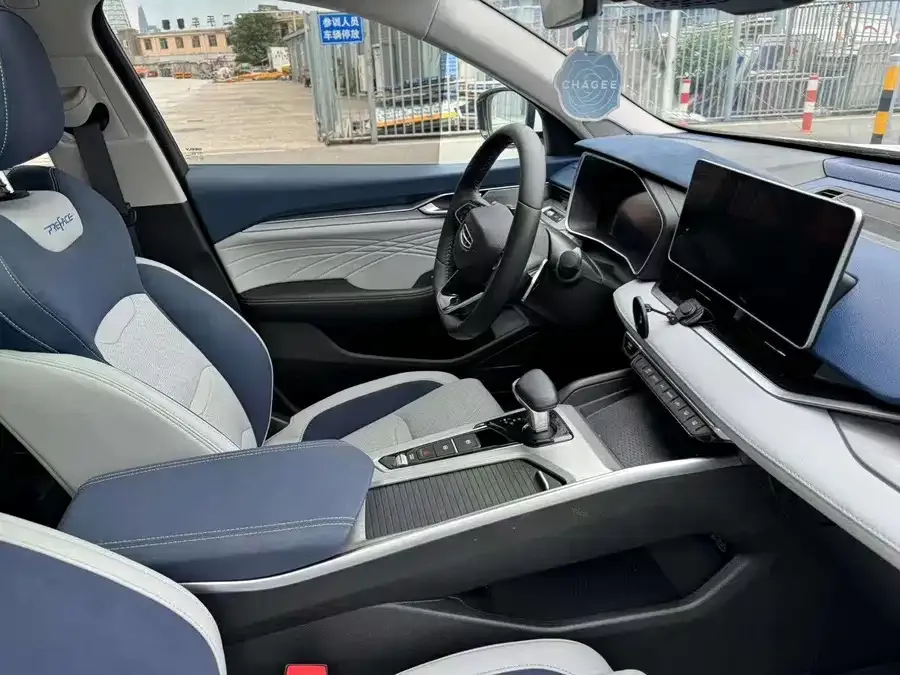 Geely Xingrui Xingrui 2023 2.0TD Premium Edition 2022 — миниатюра 3