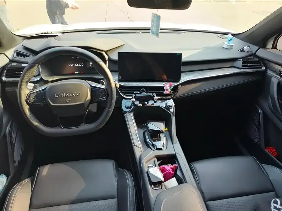 Lynk & Co 06 Lynk & Co 06 2023 Remix 1.5T Jin Pro 2022 — миниатюра 4