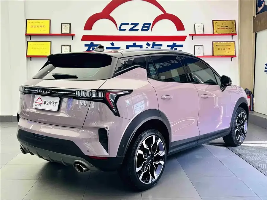 Lynk & Co 06 Lynk & Co 06 2021 1.5T Shero Pink Special Edition 2022 — миниатюра 2