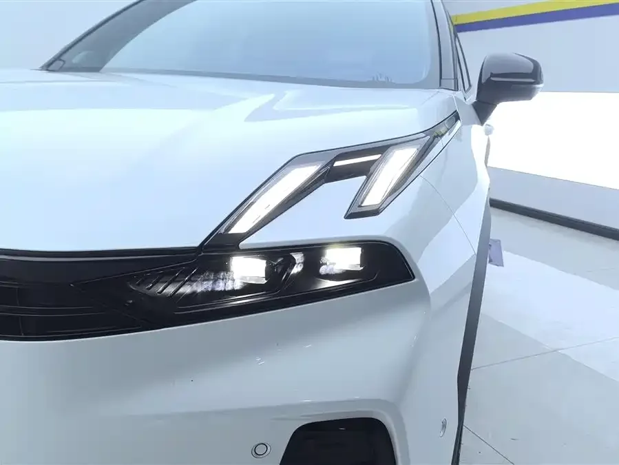 Lynk & Co 06 Lynk & Co 06 2026 Relive 1.5T Ultra 2026 — миниатюра 2