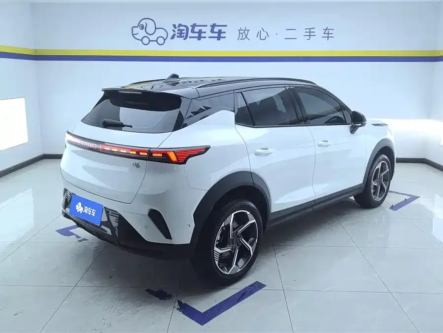 Lynk & Co 06 Lynk & Co 06 2026 Relive 1.5T Ultra 2026 — миниатюра 3