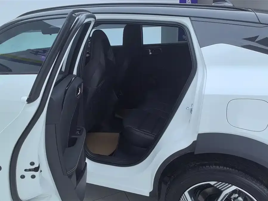 Lynk & Co 06 Lynk & Co 06 2026 Relive 1.5T Ultra 2026 — миниатюра 5
