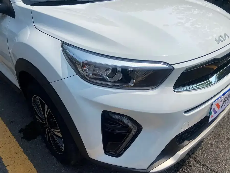 Kia KX1 2021 Yipao 1.4L Automatic Fun Fashion Model 2022 — миниатюра 3