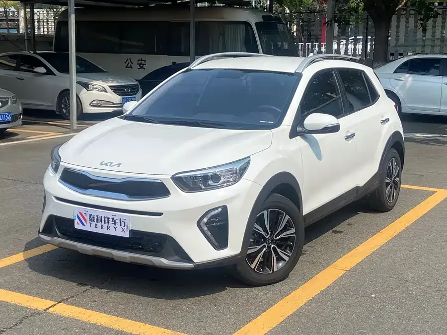 Kia KX1 2021 Yipao 1.4L Automatic Fun Fashion Model 2022 — фото 1, купить с доставкой в Москву
