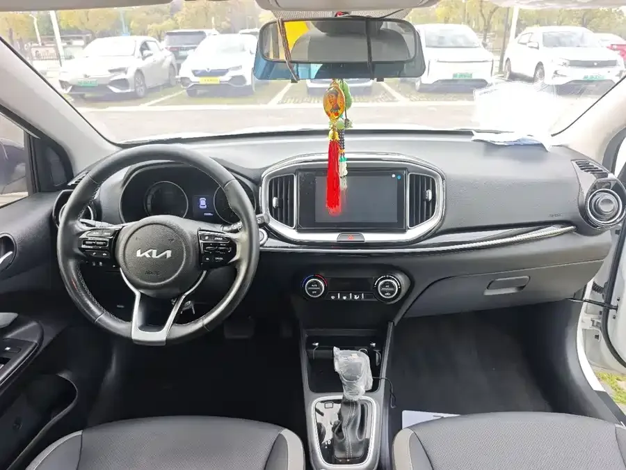 Kia KX1 2021 Yipao 1.4L Automatic Fun Fashion Model 2023 — миниатюра 3