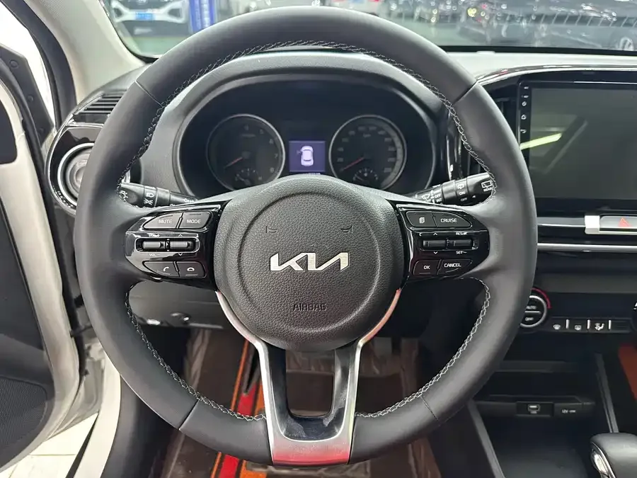 Kia KX1 2021 Yipao 1.4L CVT Sunroof Model 2023 — миниатюра 4