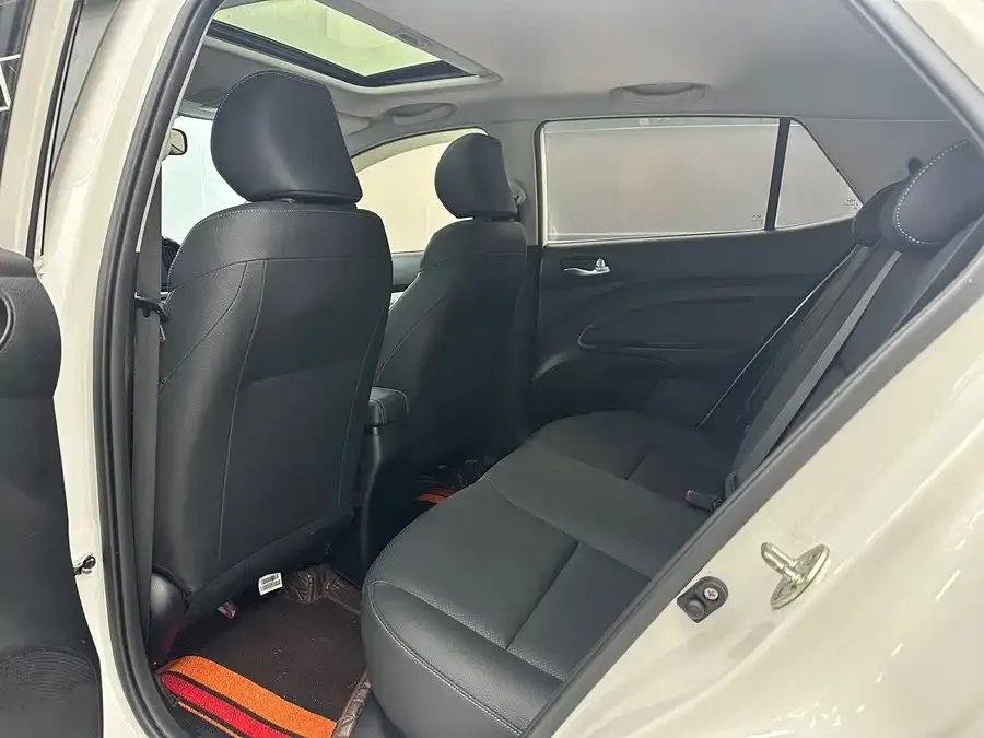 Kia KX1 2021 Yipao 1.4L CVT Sunroof Model 2023 — миниатюра 5