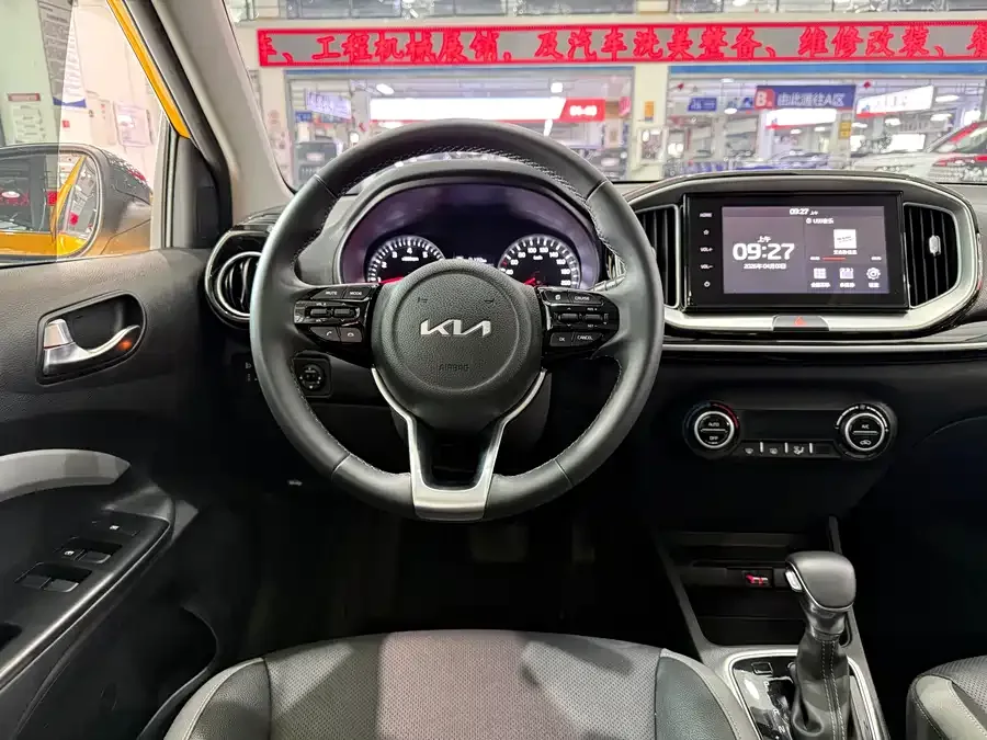 Kia KX1 2021 Yipao 1.4L CVT Sunroof Model 2022 — миниатюра 3