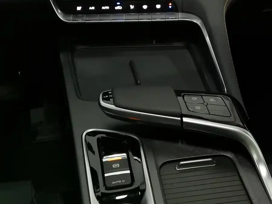 Changan UNI-T Changan UNI-T 2022 1.5T Premium Edition 2022 — миниатюра 4