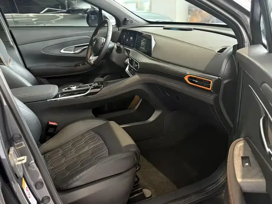 Changan UNI-T Changan UNI-T 2022 1.5T Premium Edition 2022 — миниатюра 4