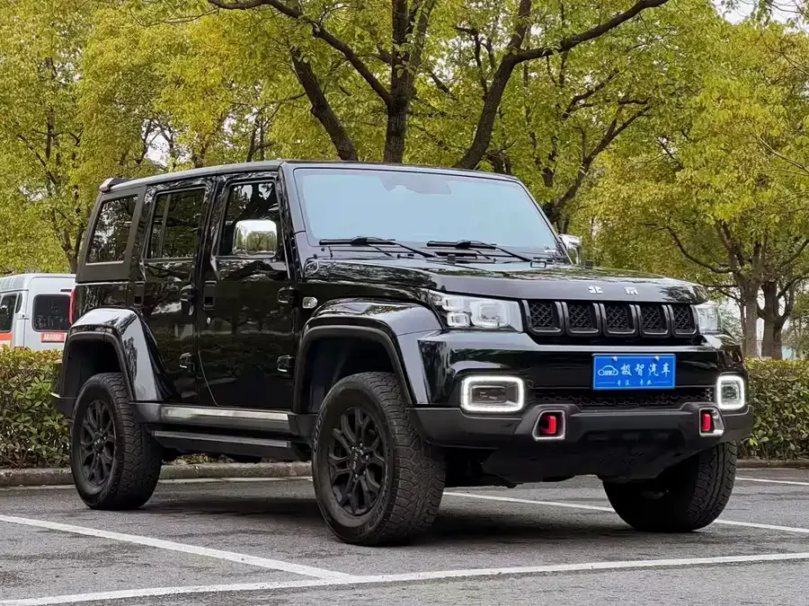 BAIC BJ40 Beijing Off-road BJ40 2023 2.0T Automatic 4WD City Hunter Edition Knight Edition 2023 — миниатюра 3