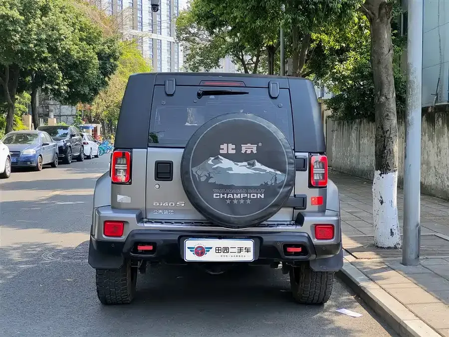 BAIC BJ40 Beijing Off-road BJ40 2023 2.0T Automatic 4WD Touring Tower Champion Edition 2024 — миниатюра 2