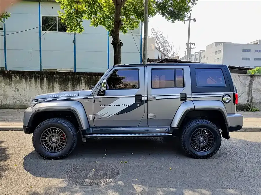 BAIC BJ40 Beijing Off-road BJ40 2023 2.0T Automatic 4WD Touring Tower Champion Edition 2024 — миниатюра 3