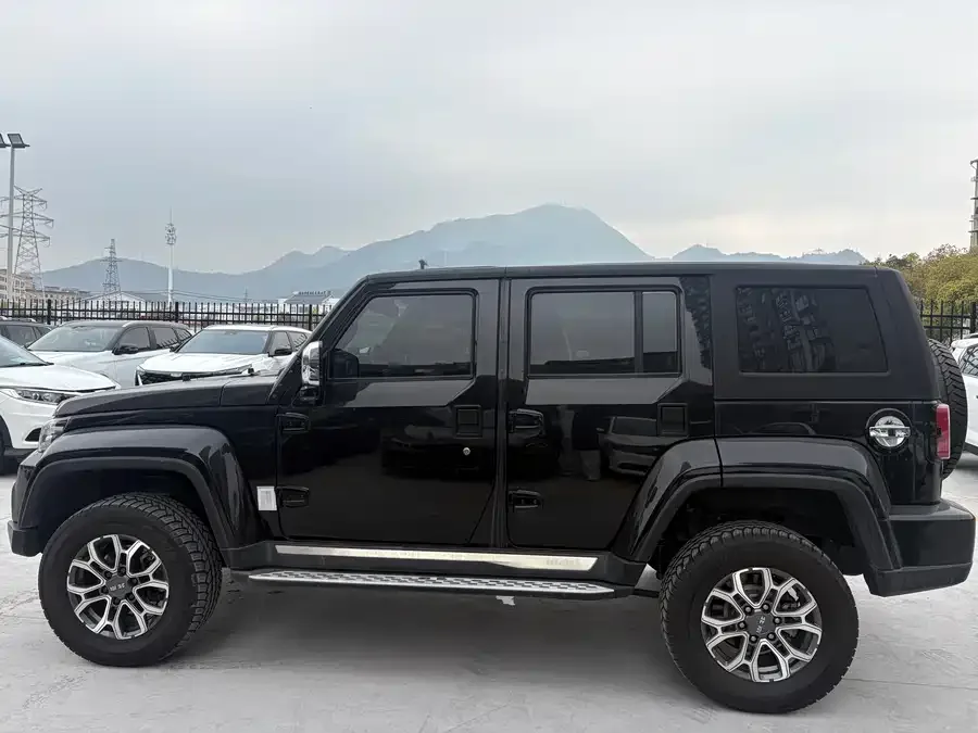 BAIC BJ40 Beijing Off-road BJ40 2022 2.0T Automatic 4WD Touring Tower Champion Edition 2022 — миниатюра 2