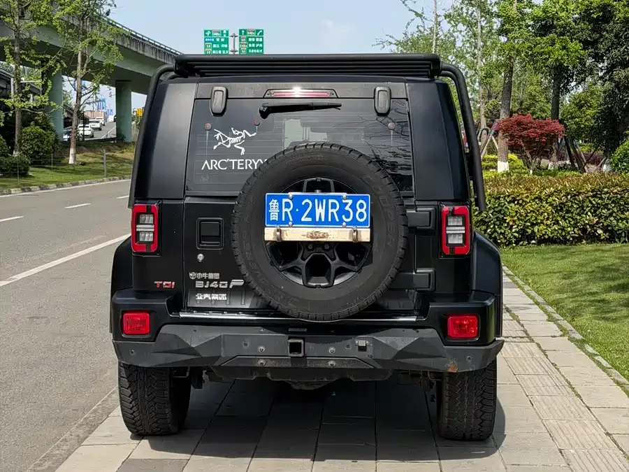 BAIC BJ40 Beijing Off-road BJ40 2023 2.0D Automatic 4WD Blade Hero Edition Knight Edition 2022 — миниатюра 2