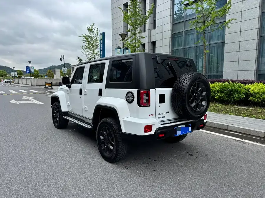 BAIC BJ40 Beijing Off-road BJ40 2021 2.0D Automatic 4WD Blade Hero Edition Knight Edition 2023 — миниатюра 2