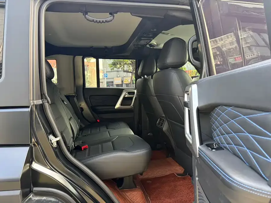 BAIC BJ40 Beijing Off-road BJ40 2024 2.0D Blade Hero Glory Edition 2024 — миниатюра 5