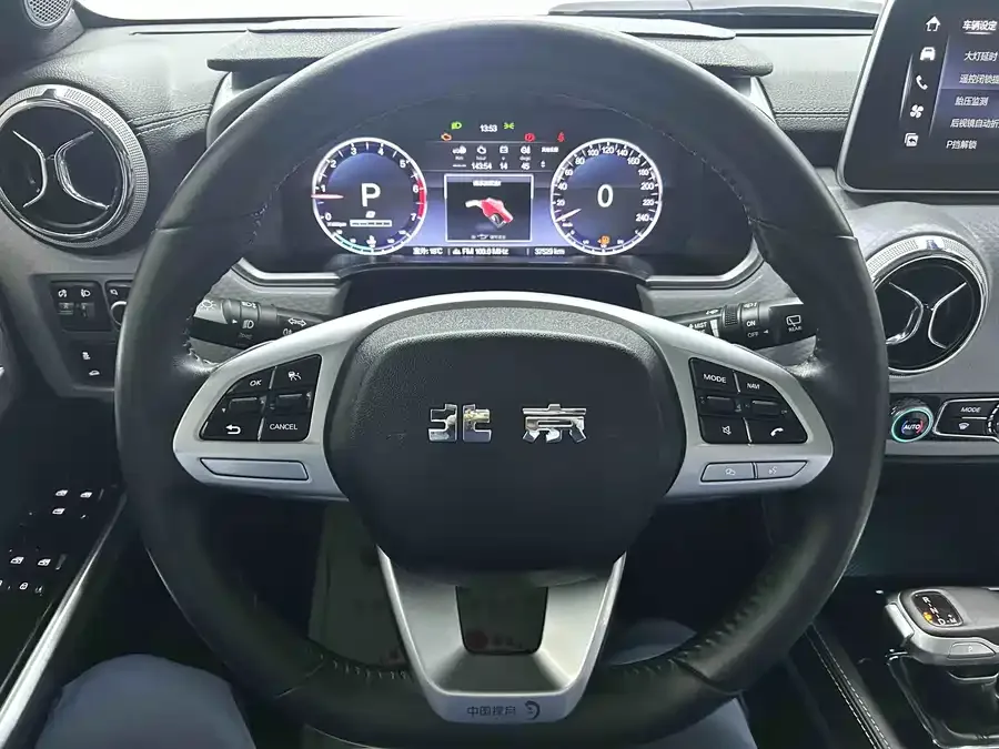 BAIC BJ40 Beijing Off-road BJ40 2023 2.0T Automatic 4WD City Hunter Edition Knight Edition 2023 — миниатюра 4