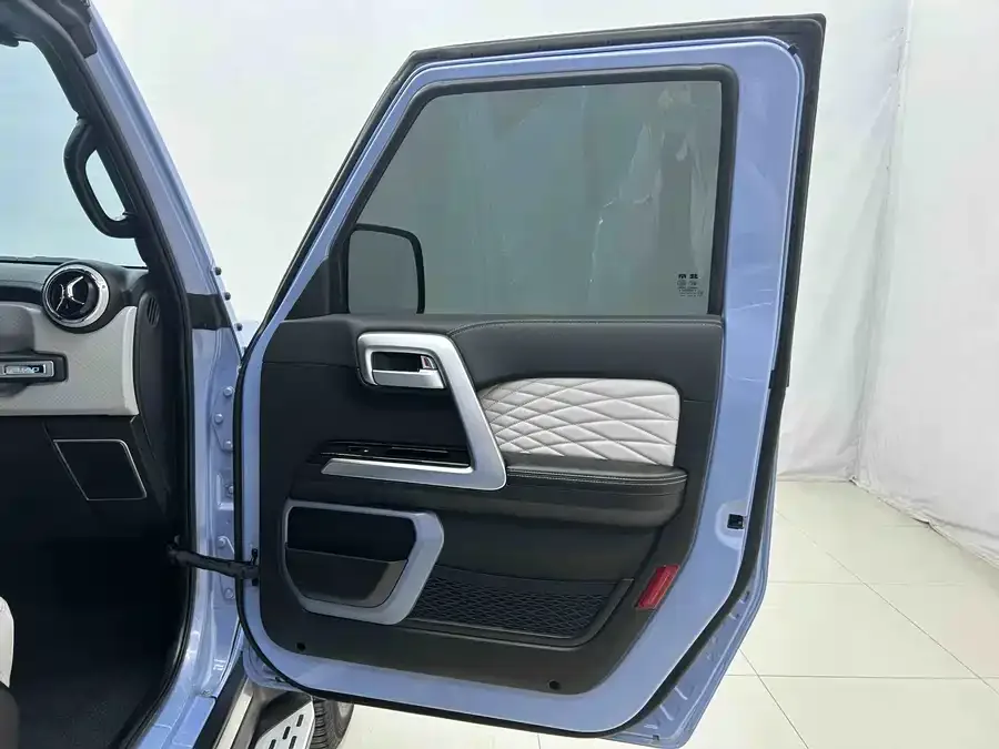 BAIC BJ40 Beijing Off-road BJ40 2023 2.0T Automatic 4WD City Hunter Edition Knight Edition 2023 — миниатюра 5