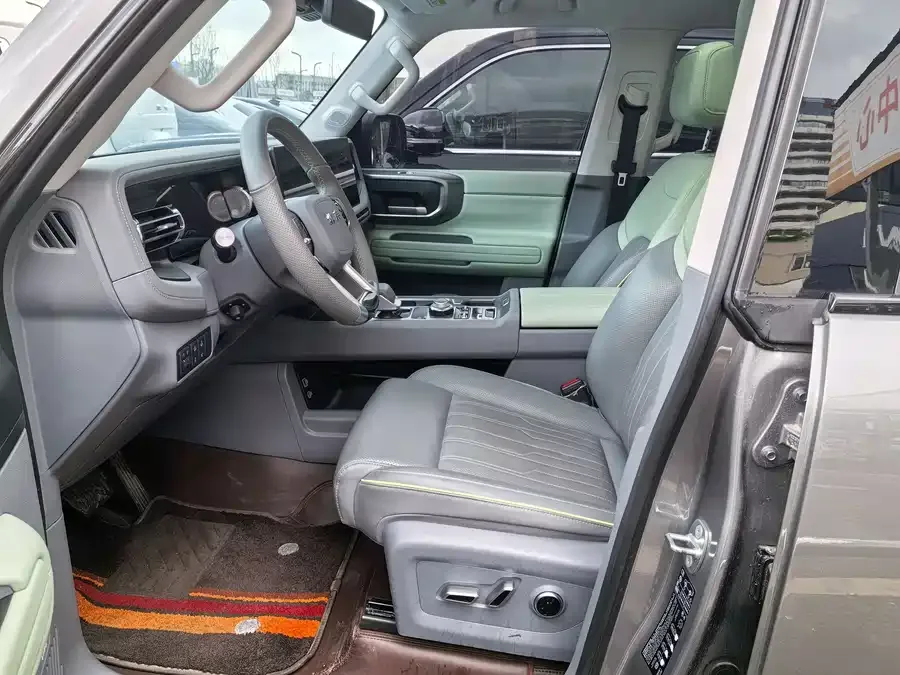 BAIC BJ40 Beijing Off-road BJ40 2024 2.0T New City Hunter Edition Pioneer Model 2024 — миниатюра 2