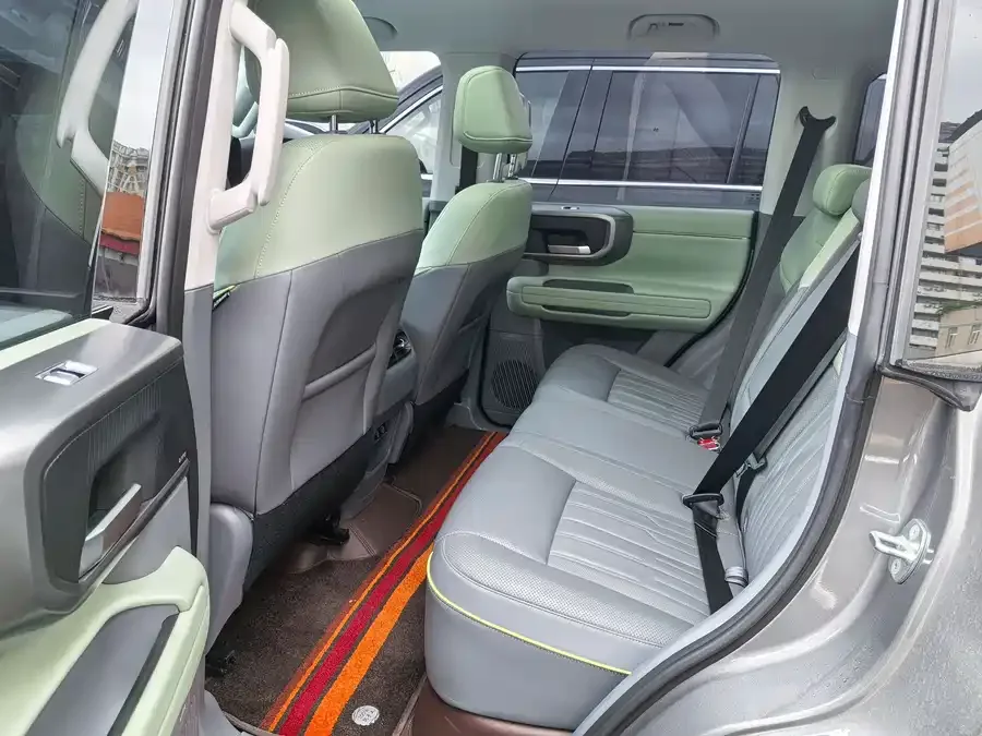 BAIC BJ40 Beijing Off-road BJ40 2024 2.0T New City Hunter Edition Pioneer Model 2024 — миниатюра 4