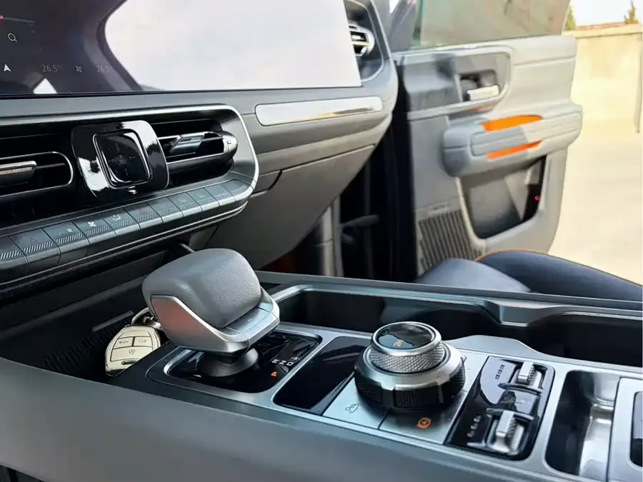 BAIC BJ40 Beijing Off-road BJ40 2024 2.0T New City Hunter Edition Knight Type 2024 — миниатюра 4