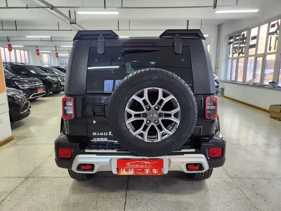 BAIC BJ40 Beijing Off-road BJ40 2024 2.0T City Hunter Glory Edition 2024 — миниатюра 2