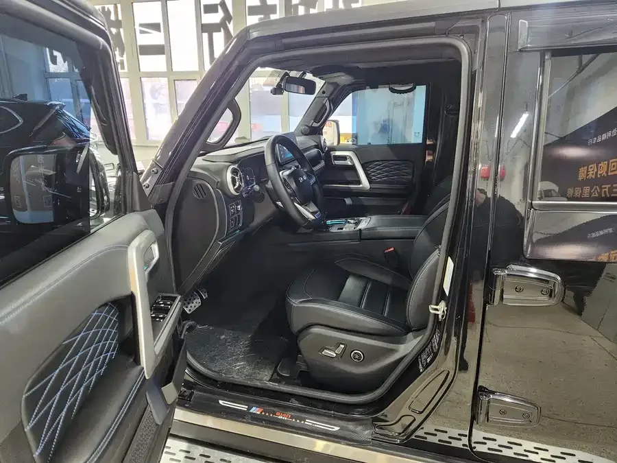 BAIC BJ40 Beijing Off-road BJ40 2024 2.0T City Hunter Glory Edition 2024 — миниатюра 4