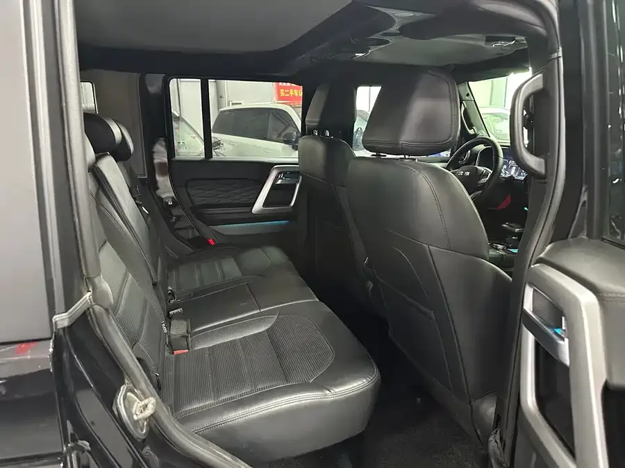 BAIC BJ40 Beijing Off-road BJ40 2024 2.0T City Hunter Glory Edition 2025 — миниатюра 3