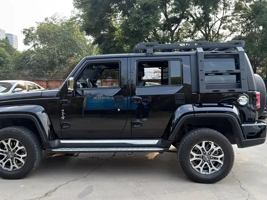 BAIC BJ40 Beijing Off-road BJ40 2023 2.0T Automatic 4WD City Hunter Edition Knight Edition 2024 — миниатюра 3
