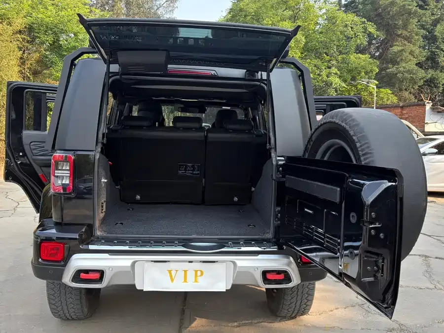 BAIC BJ40 Beijing Off-road BJ40 2023 2.0T Automatic 4WD City Hunter Edition Knight Edition 2024 — миниатюра 5
