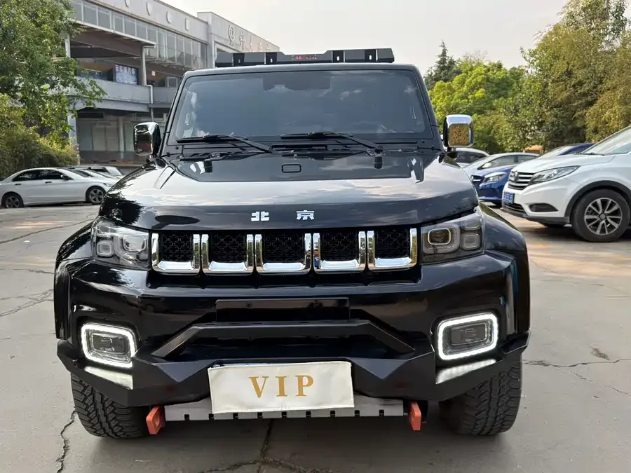 BAIC BJ40 Beijing Off-road BJ40 2023 2.0T Automatic 4WD City Hunter Edition Knight Edition 2024 — фото 1, купить с доставкой в Москву