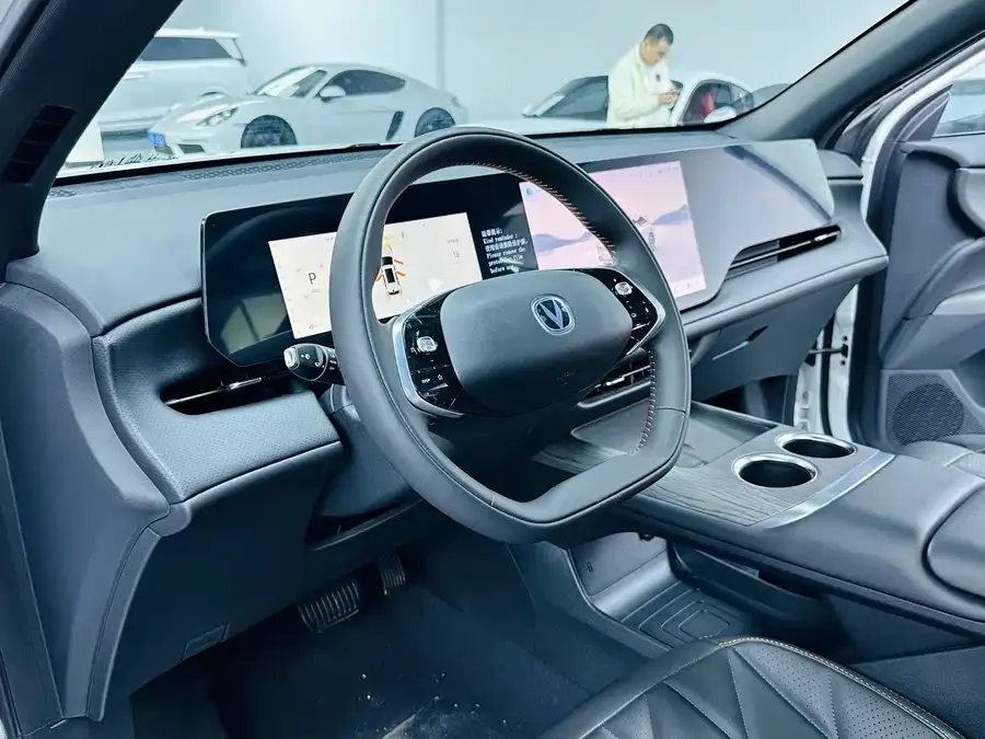Changan CS75PLUS Changan CS75PLUS 2025 fourth-generation UItra 2.0T New Blue Whale Smart Power Edition 2026 — миниатюра 2