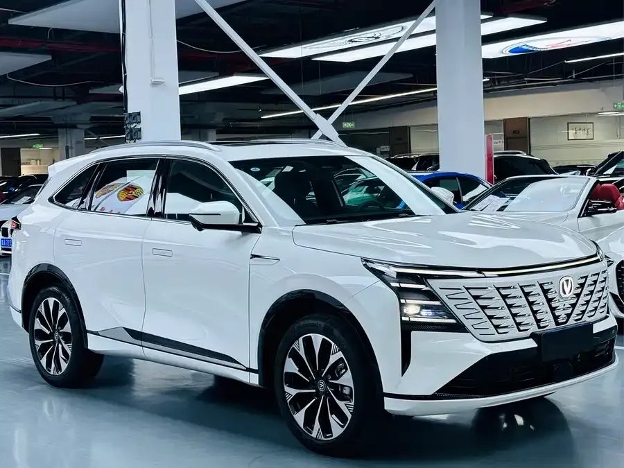 Changan CS75PLUS Changan CS75PLUS 2025 fourth-generation UItra 2.0T New Blue Whale Smart Power Edition 2026 — миниатюра 3