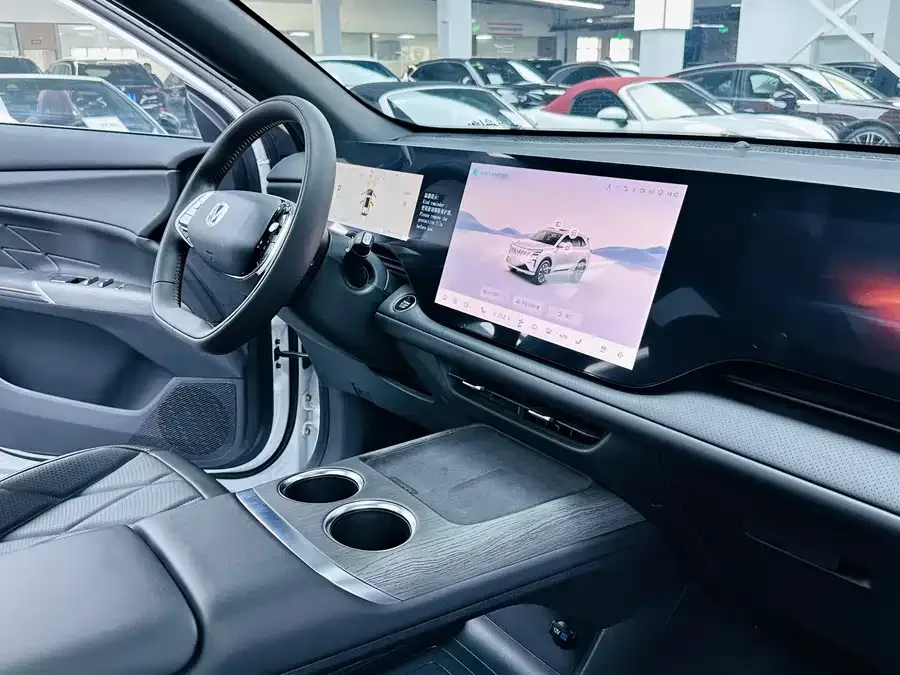 Changan CS75PLUS Changan CS75PLUS 2025 fourth-generation UItra 2.0T New Blue Whale Smart Power Edition 2026 — миниатюра 4