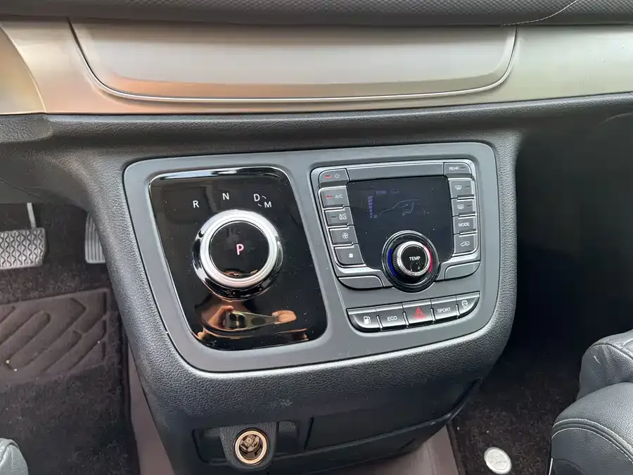 Maxus G20 2023 ES 2.0T gasoline automatic value version 2023 — миниатюра 4