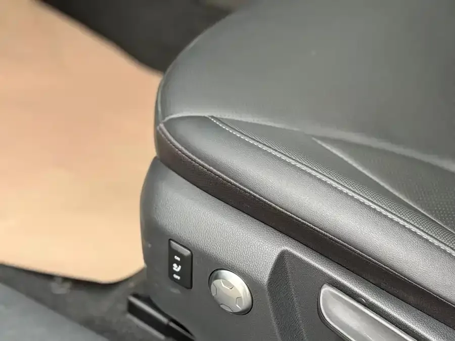 Hongqi E-QM5 Hongqi E-QM5 2024 500km Travel Edition 2024 — миниатюра 5