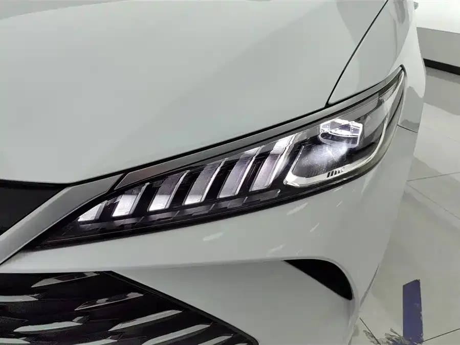 BYD Qin PLUS Qin PLUS 2025 DM-i Intelligent Driving Edition 55KM Leading Edition 2025 — миниатюра 2