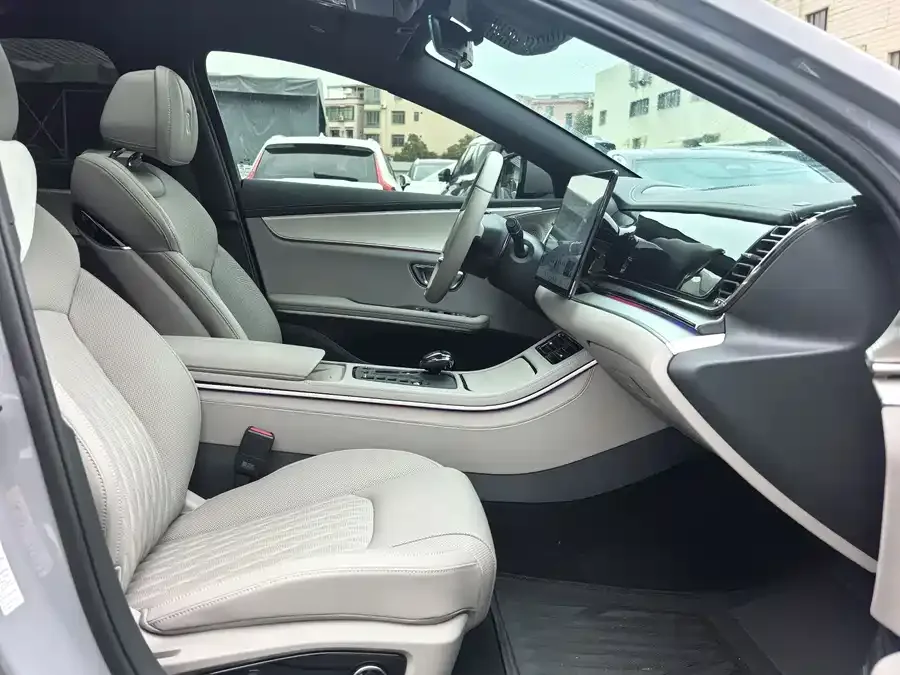 BYD Second-hand Han 2025 DM-i 125KM Premium Edition 2025 — миниатюра 4